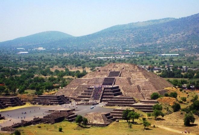 xramy-i-piramidy-v-drevnix-gorodax-chichen-ica-ushmal-teotiuakan